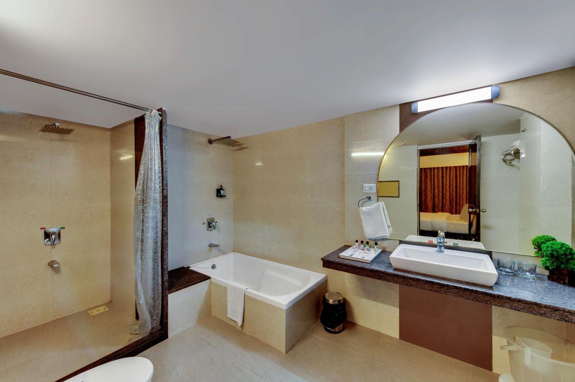 Quality Inn Regency, Nashik Extérieur photo