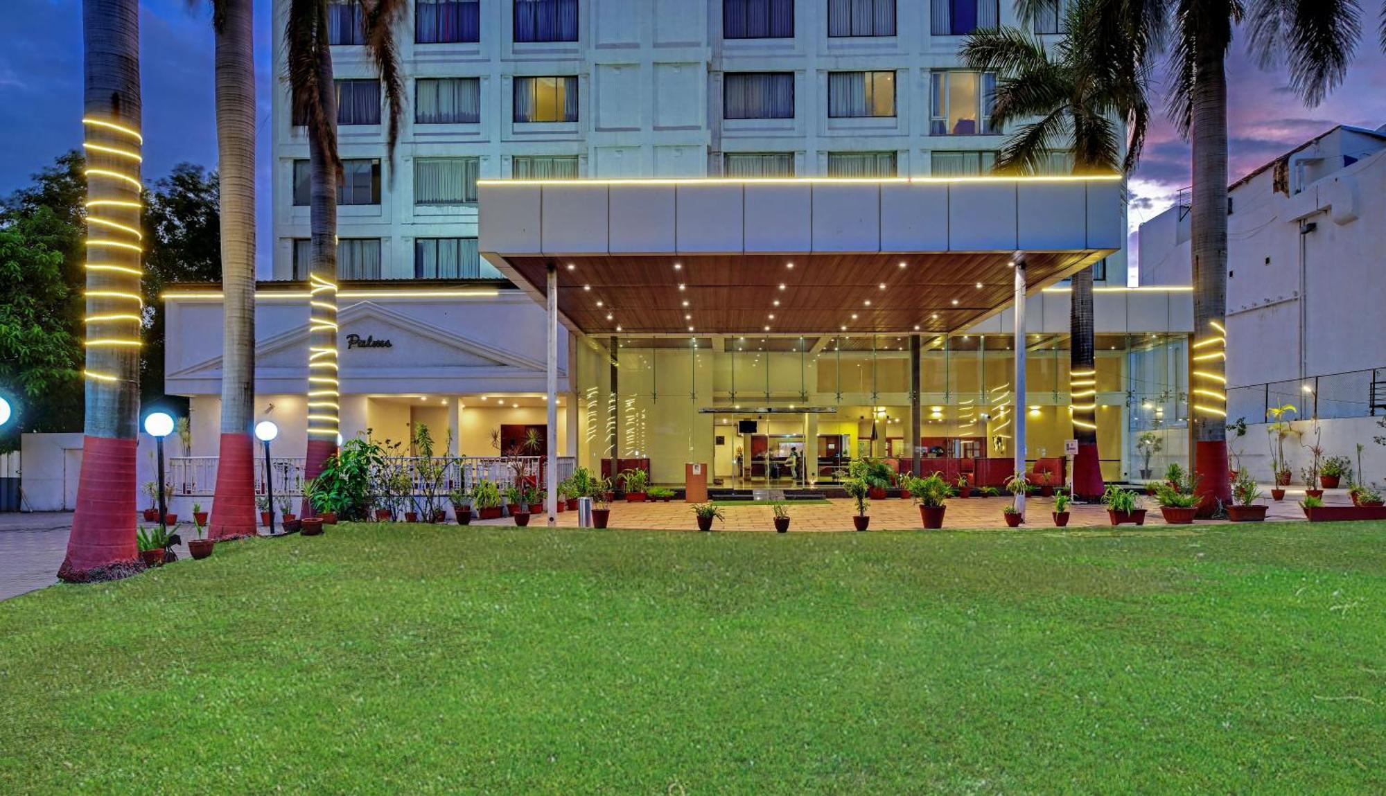 Quality Inn Regency, Nashik Extérieur photo